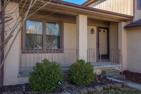 3725 Carnforth Dr, Columbus, OH 43221 photo 4