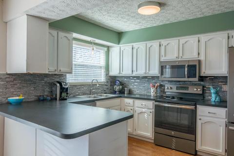 3725 Carnforth Dr, Columbus, OH 43221 photo 10