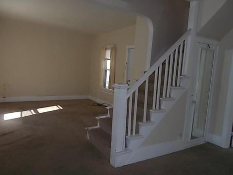 139 Clinton St, Newark, OH 43055 photo 2