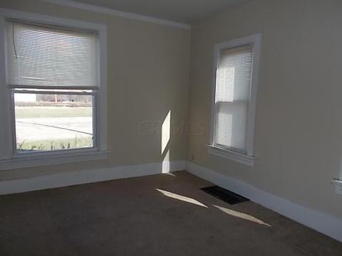 139 Clinton St, Newark, OH 43055 photo 4