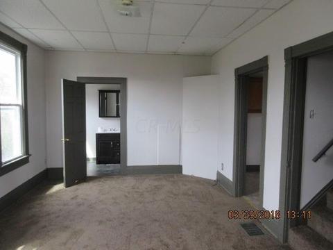 66 E Shields St, Newark, OH 43055 photo 4