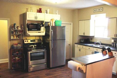 212 Walnut St, Circleville, OH 43113 photo 7