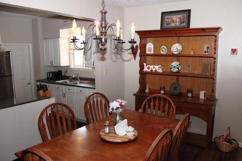 212 Walnut St, Circleville, OH 43113 photo 10