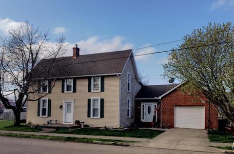 212 Walnut St, Circleville, OH 43113 photo 2