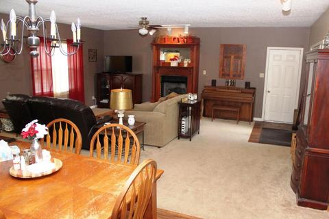 212 Walnut St, Circleville, OH 43113 photo 15