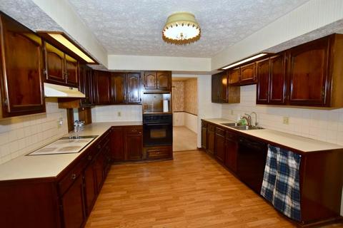808 Christopher Dr, Marion, OH 43302 photo 2