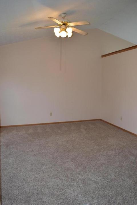 1099 Viewpointe Dr, Columbus, OH 43207 photo 3