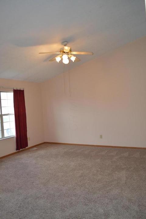 1099 Viewpointe Dr, Columbus, OH 43207 photo 4