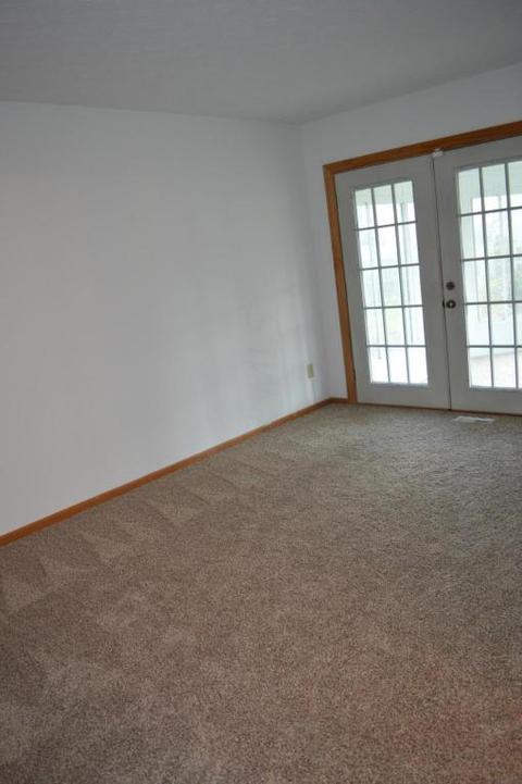1099 Viewpointe Dr, Columbus, OH 43207 photo 11