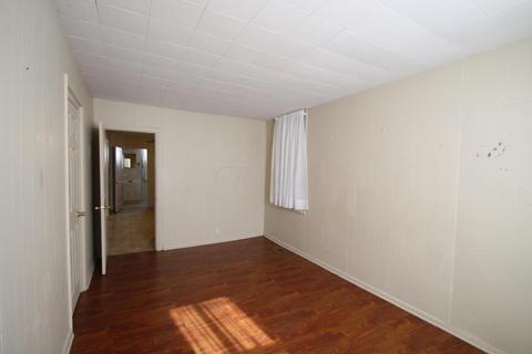 358 E Mill St, Circleville, OH 43113 photo 10