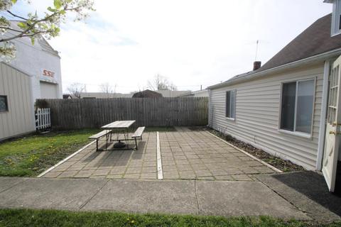 358 E Mill St, Circleville, OH 43113 photo 3