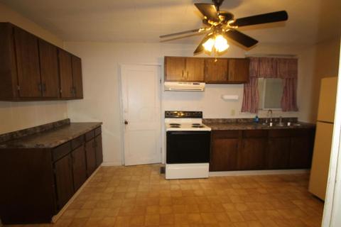 358 E Mill St, Circleville, OH 43113 photo 12