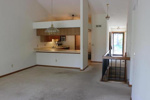 7984 Jaymes St, Dublin, OH 43017 photo 2