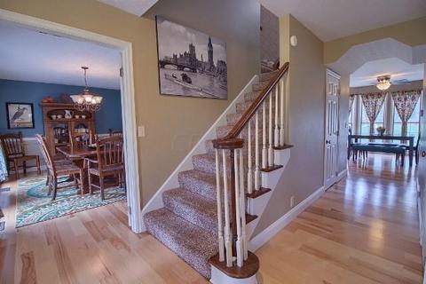 570 Hickory Pl, Circleville, OH 43113 photo 6