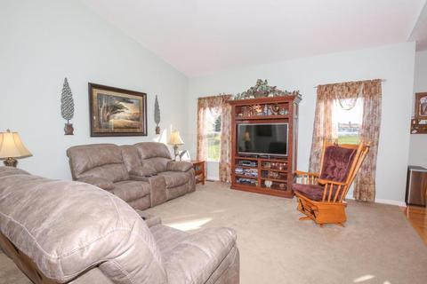 885 Salinger Dr, Lithopolis, OH 43136 photo 4