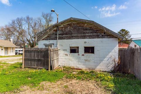 328 E Mound St, Circleville, OH 43113 photo 6