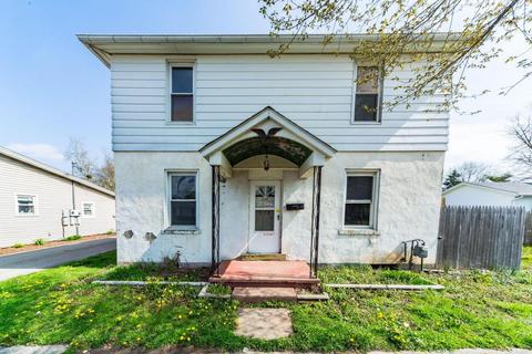 328 E Mound St, Circleville, OH 43113 photo 1