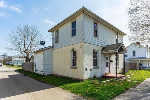 328 E Mound St, Circleville, OH 43113 photo 3
