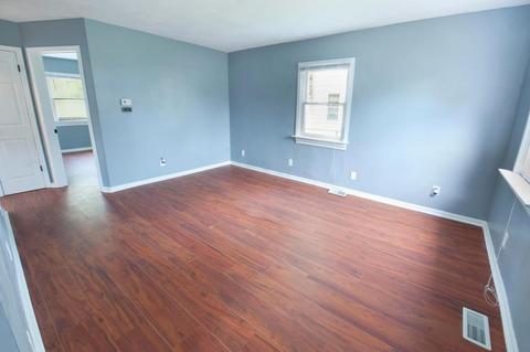 2653 Eakin Rd, Columbus, OH 43204 photo 8