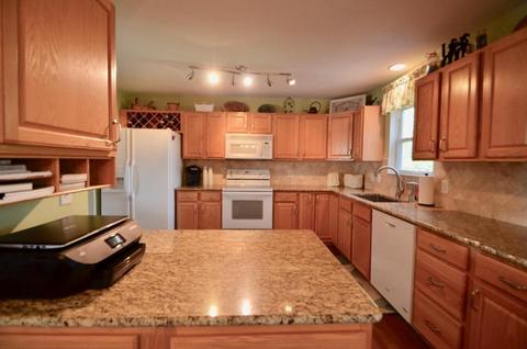 637 Lakeshore Dr E, Hebron, OH 43025 photo 4