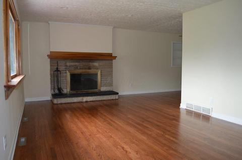 1067 Pierce Ave, Columbus, OH 43227 photo 4