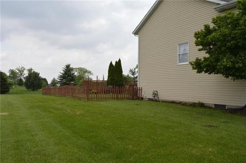 2435 Greenknoll Dr, Springfield, OH 45502 photo 2