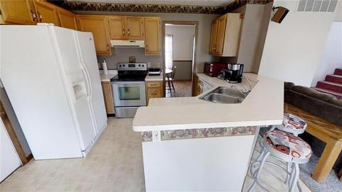 2435 Greenknoll Dr, Springfield, OH 45502 photo 9