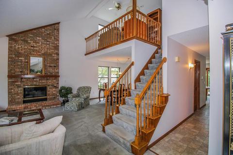 7419 Mapleleaf Blvd, Columbus, OH 43235 photo 2