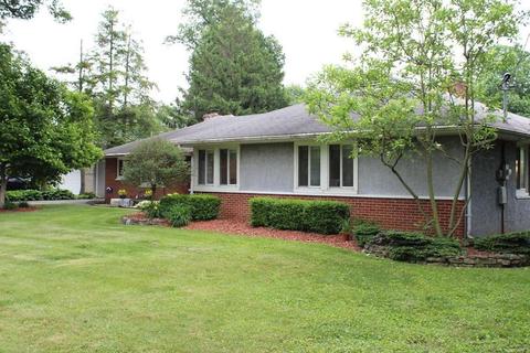 926 Circle Dr, Circleville, OH 43113 photo 2