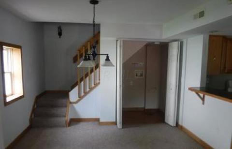 205 E Taylor St, Ashley, OH 43003 photo 4