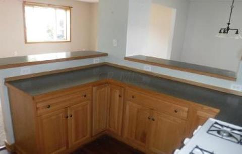 205 E Taylor St, Ashley, OH 43003 photo 6