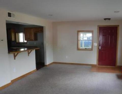 205 E Taylor St, Ashley, OH 43003 photo 3
