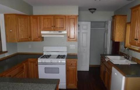 205 E Taylor St, Ashley, OH 43003 photo 5