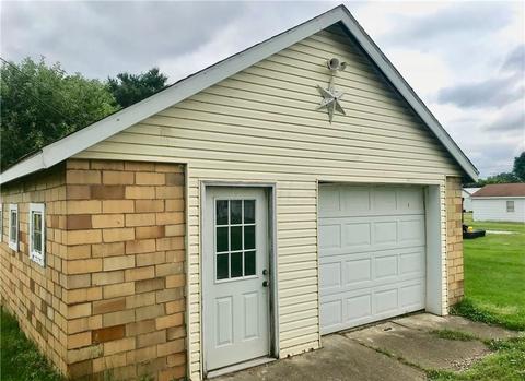 213 Biggs Ave, Conesville, OH 43811 photo 9