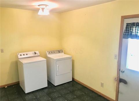 213 Biggs Ave, Conesville, OH 43811 photo 10