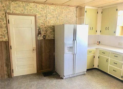 213 Biggs Ave, Conesville, OH 43811 photo 11