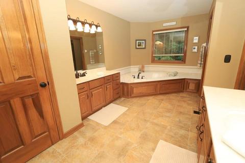 7017 Timberview Dr, Dublin, OH 43017 photo 10