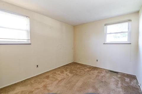 3907 Eakin Rd, Columbus, OH 43228 photo 12