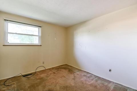 3907 Eakin Rd, Columbus, OH 43228 photo 10