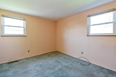 3907 Eakin Rd, Columbus, OH 43228 photo 14