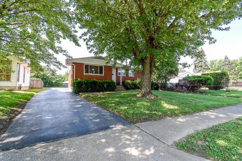 3907 Eakin Rd, Columbus, OH 43228 photo 4