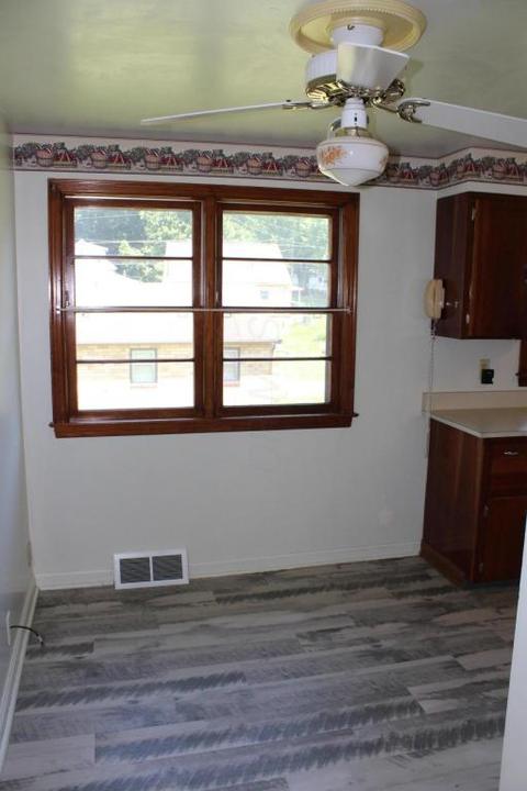 1298 3rd St, Logan, OH 43138 photo 9