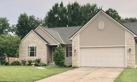 682 Rolling Acre Dr, Lithopolis, OH 43136 photo 2