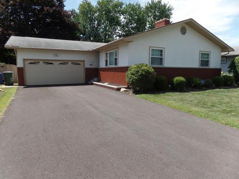 4841 Esterbrook Rd, Columbus, OH 43229 photo 1