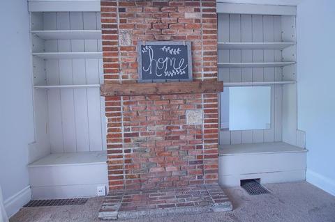 1607 E Weber Rd, Columbus, OH 43211 photo 1