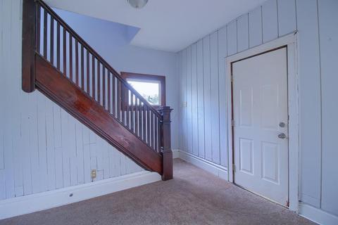 1607 E Weber Rd, Columbus, OH 43211 photo 10