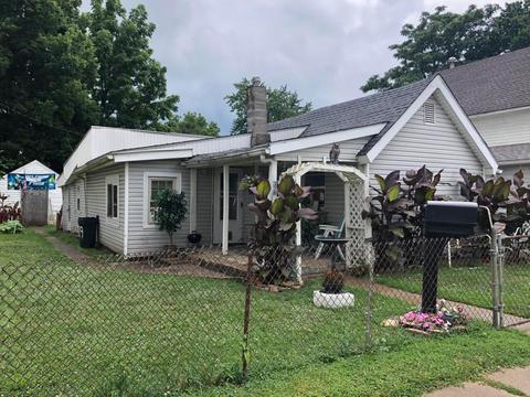 329 E Ohio St, Circleville, OH 43113 photo 1