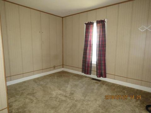 826 E Front St, Logan, OH 43138 photo 4
