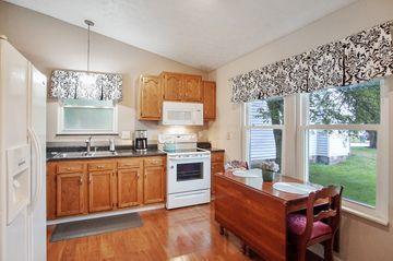 1811 Redcloud Dr, Powell, OH 43065 photo 3