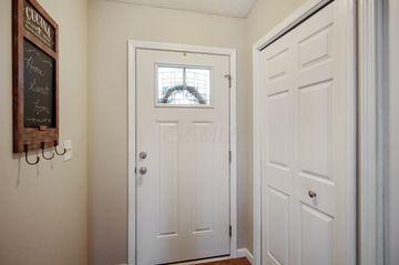 1811 Redcloud Dr, Powell, OH 43065 photo 2